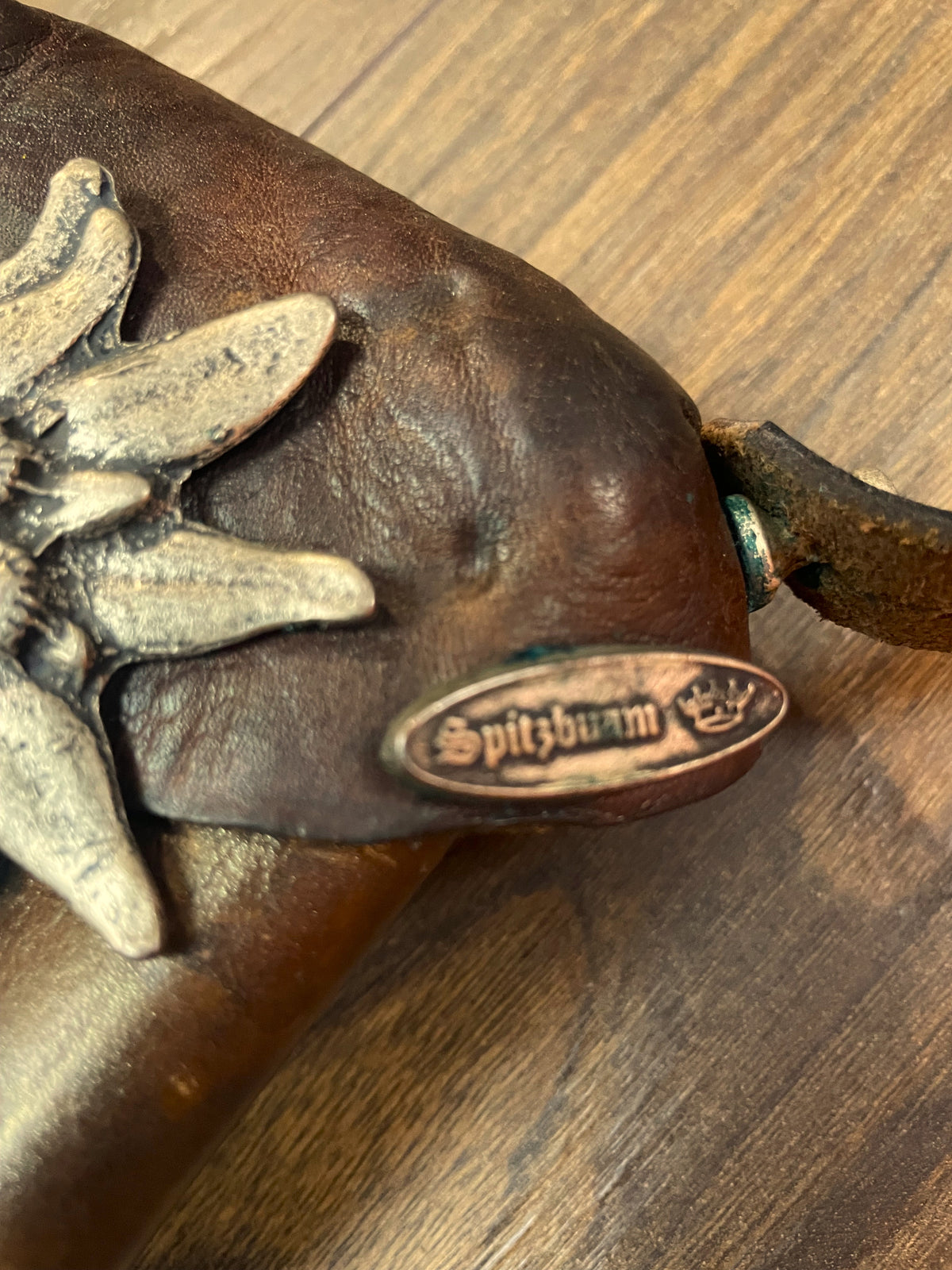UNIQUE ITEM: Vintage, Χειροποίητη, Αυστριακή δερμάτινη θήκη μέσης "Spitzbua'm" από Στρατιωτικό υλικό του 1960
