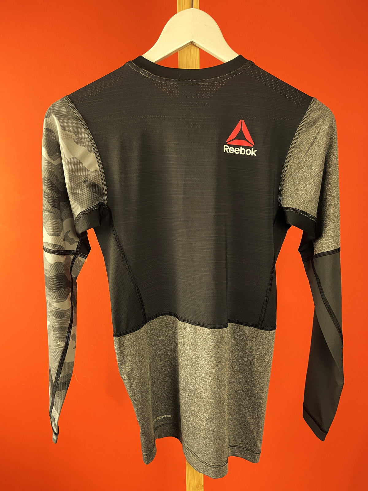 Γυναικεία Αθλητική Μπλούζα REEBOK ActivChill Technology σε Γκρι χρώμα (Small)