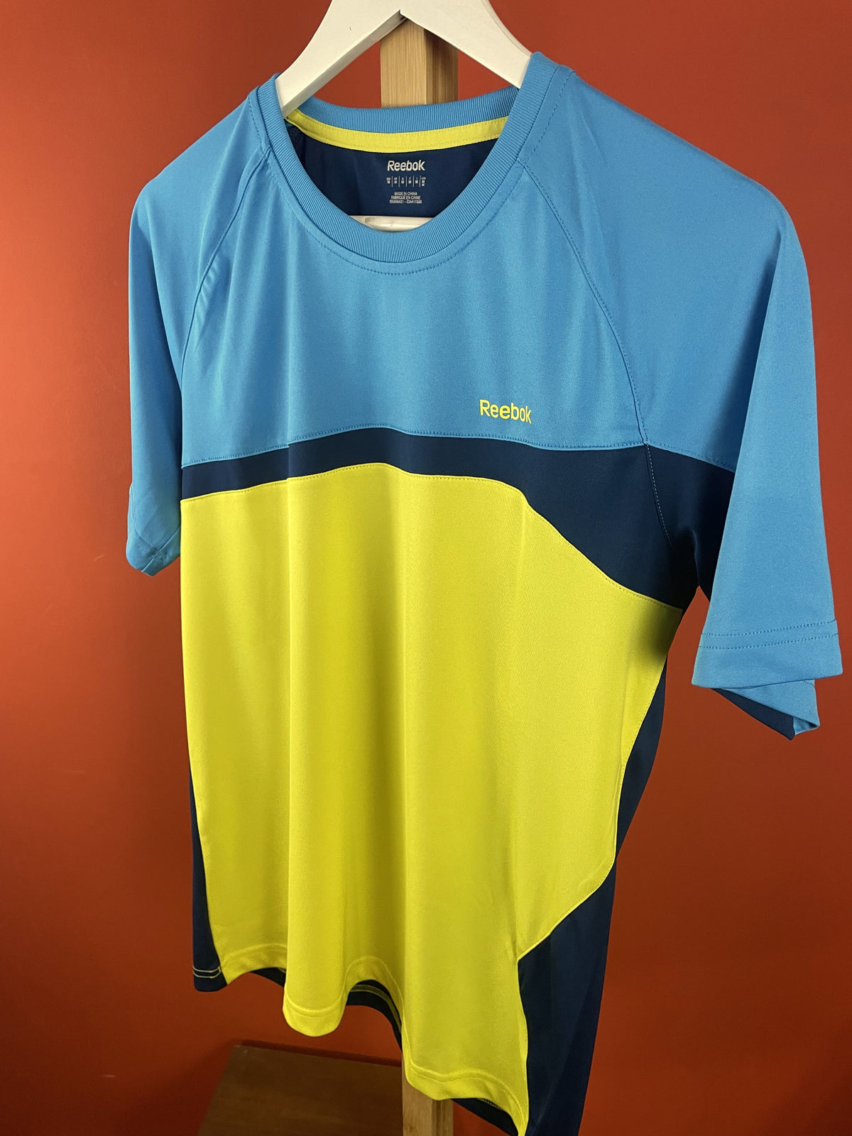 Ανδρική, Αθλητική Μπλούζα -T-Shirt REEBOK σε Σιέλ, Κίτρινο χρώμα (Εφαρμοστό Medium)