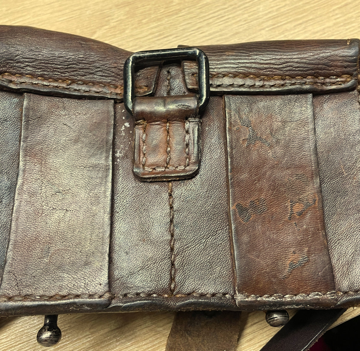 UNIQUE ITEM: Vintage, Χειροποίητη, Αυστριακή δερμάτινη θήκη μέσης "Spitzbua'm" από Στρατιωτικό υλικό του 1960
