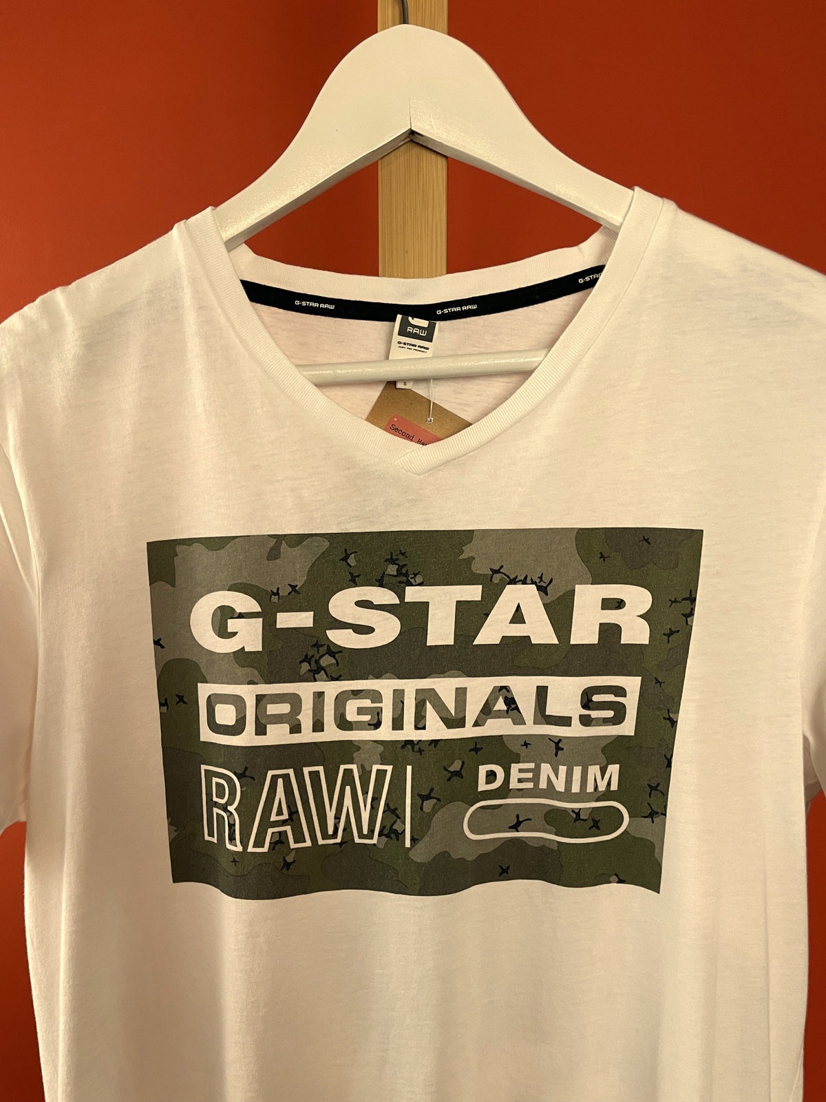 Τ-Shirt G-STAR RAW σε Λευκό χρώμα (ΑΝΔΡΙΚΟ: S - ΓΥΝΑΙΚΕΙΟ : M)