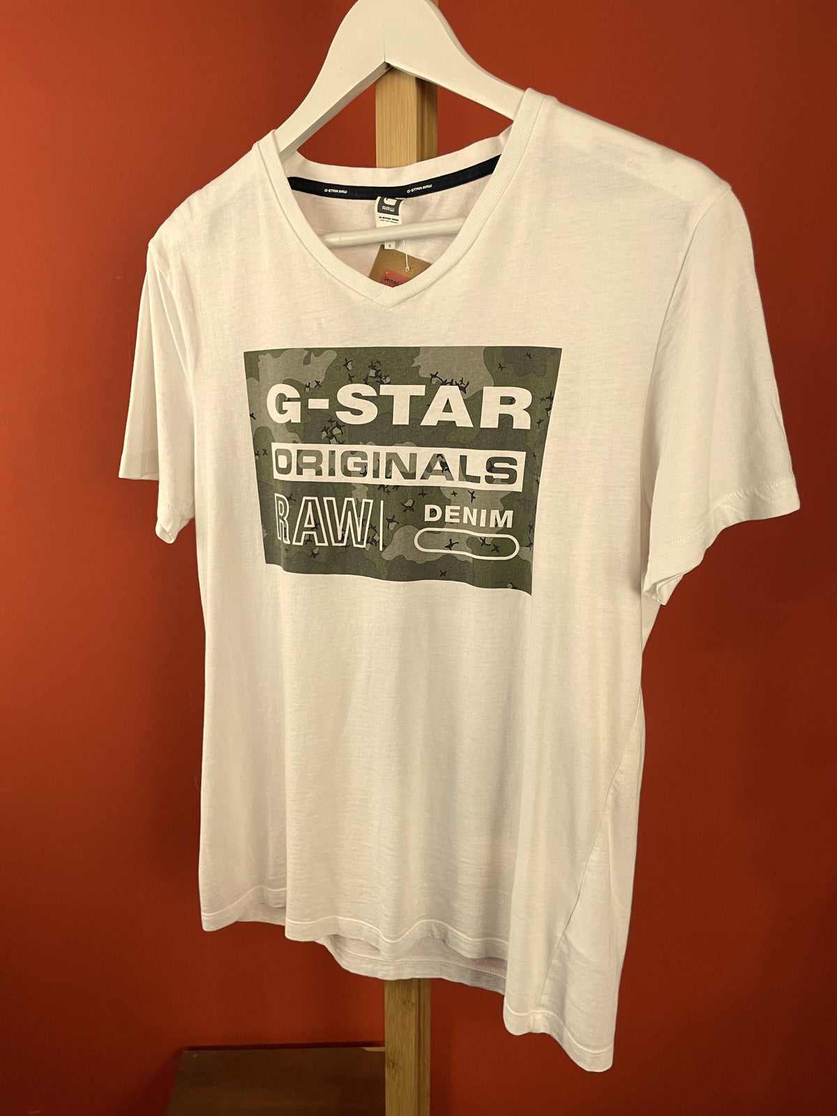 Τ-Shirt G-STAR RAW σε Λευκό χρώμα (ΑΝΔΡΙΚΟ: S - ΓΥΝΑΙΚΕΙΟ : M)