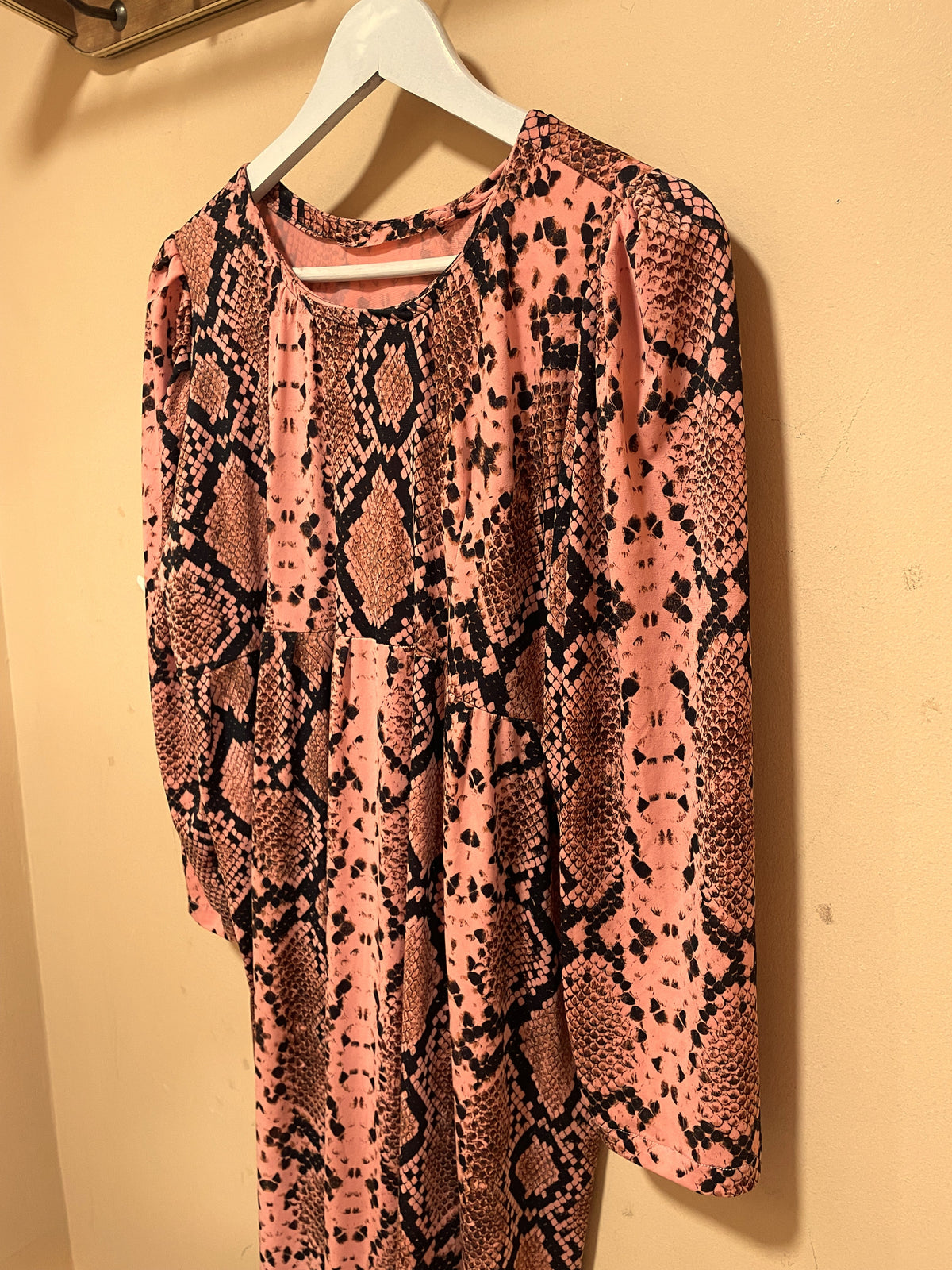 Maxi, Animal Print Φόρεμα σε Ροδακινί χρώμα (Large)