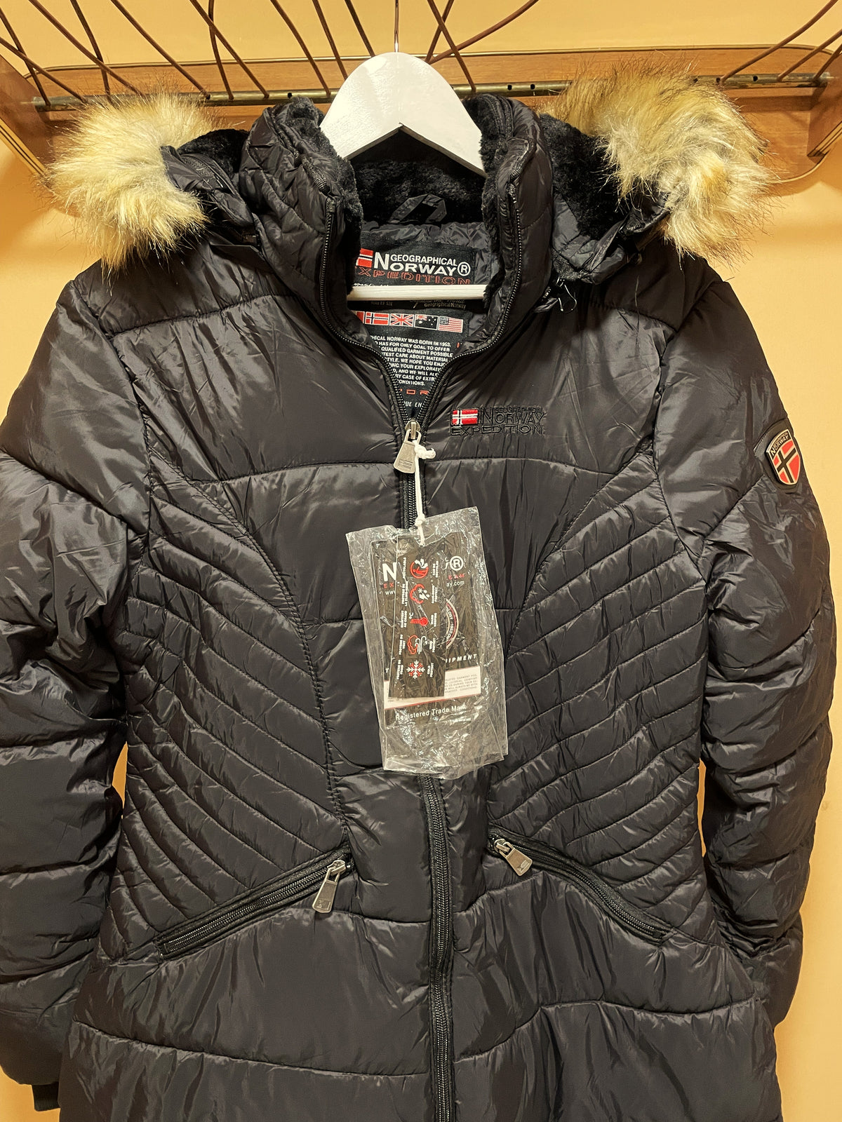 Stock, Γυναικείο Μπουφάν GEOGRAPHICAL NORWAY EXPEDITION σε Μαύρο χρώμα (Άνετο Small)