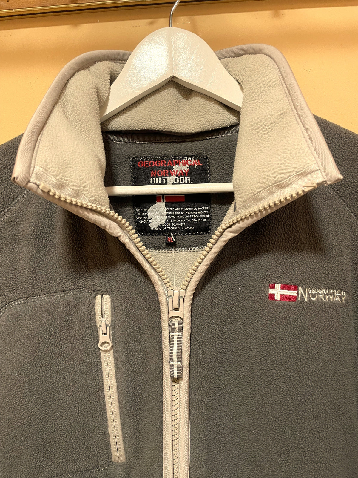 Ανδρική Φλις Ζακέτα GEOGRAPHICAL NORWAY OUTDOOR σε Ποντικί χρώμα (Άνετο Large)