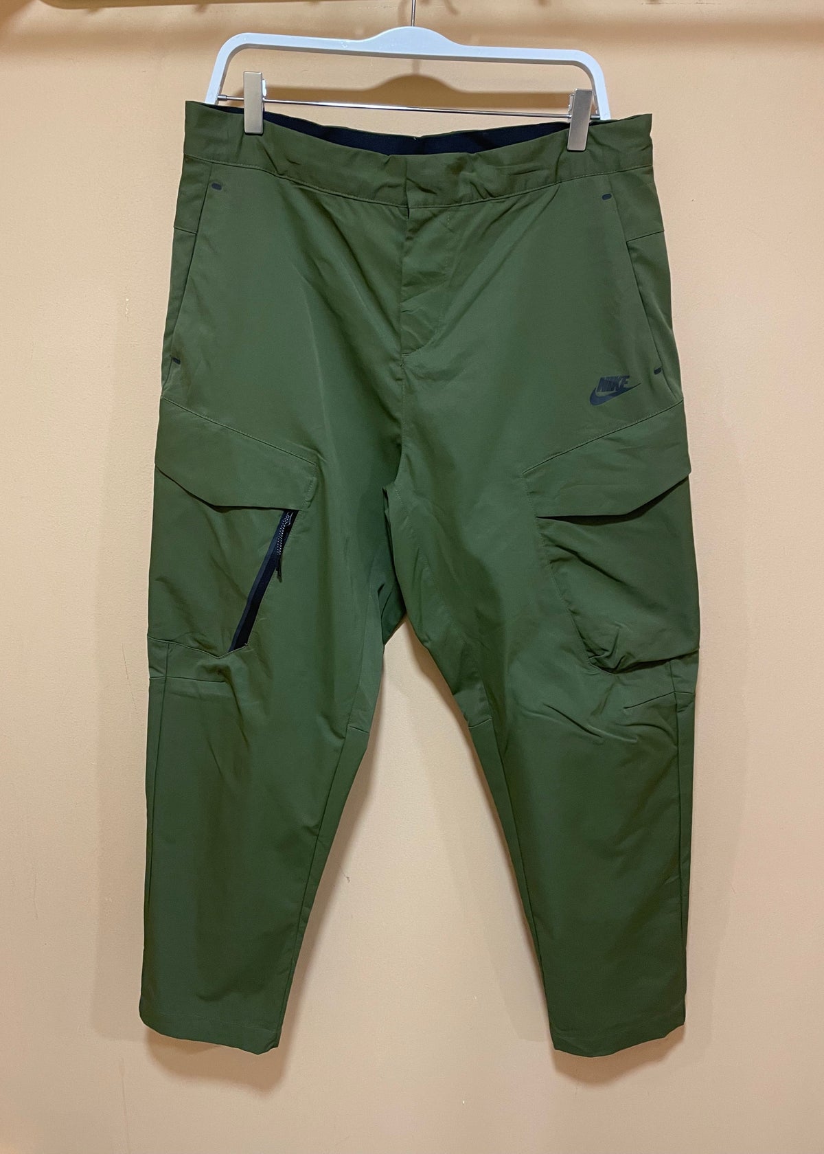 Σπορ Aνδρικό Παντελόνι NIKE σε Χακί χρώμα (No 34)