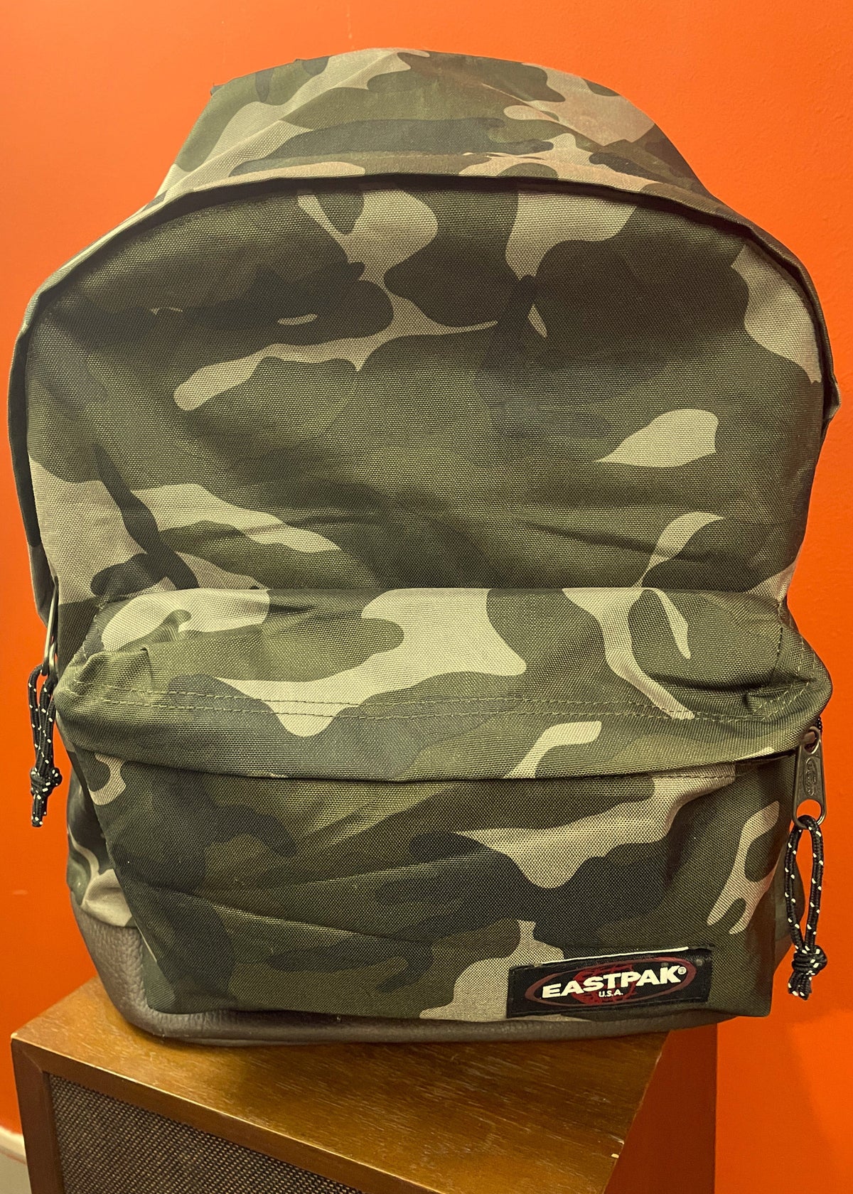 Army Backpack - Τσάντα Πλάτης με πάτο Δερματίνης EASTPACK σε Χακί χρώμα