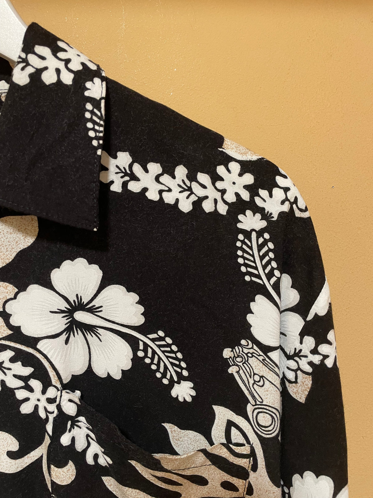 Hawaiian, Κοντομάνικο Γυναικείο Πουκάμισο BASIX Original σε Ασπρόμαυρο Χρώμα (Medium)