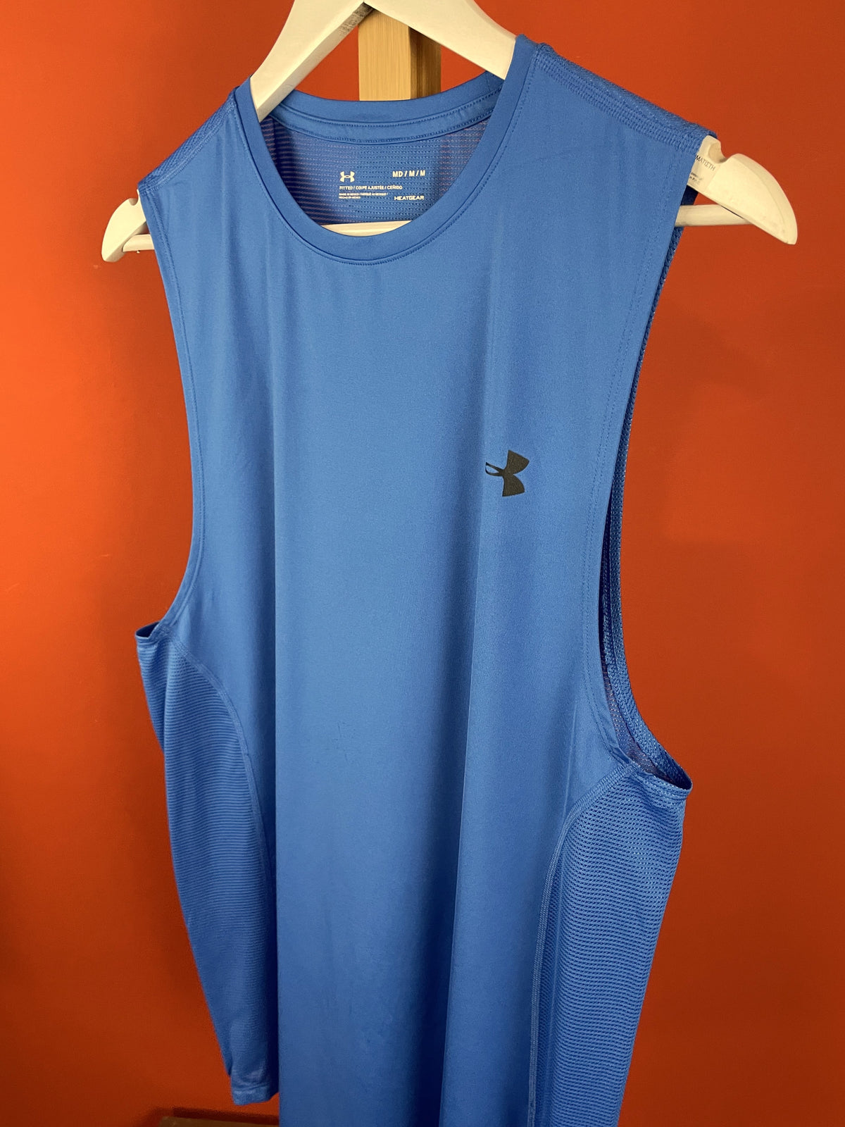 Αμάνικη Ανδρική, Αθλητική Μπλούζα UNDER ARMOUR Heatgear σε Μπλε Ηλεκτρίκ χρώμα (Medium - Fitted)