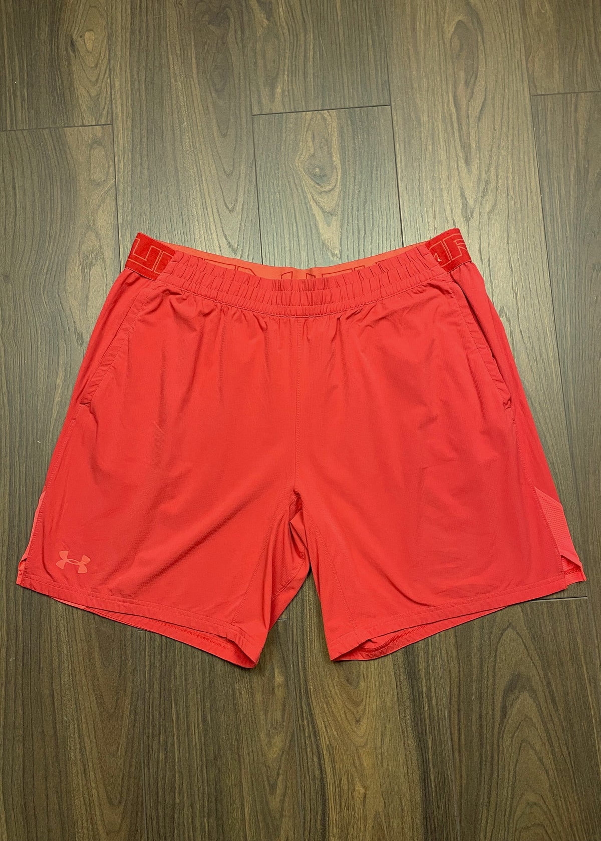 Ανδρικό, Αθλητικό Σορτς UNDER ARMOUR σε Κόκκινο χρώμα (XL)