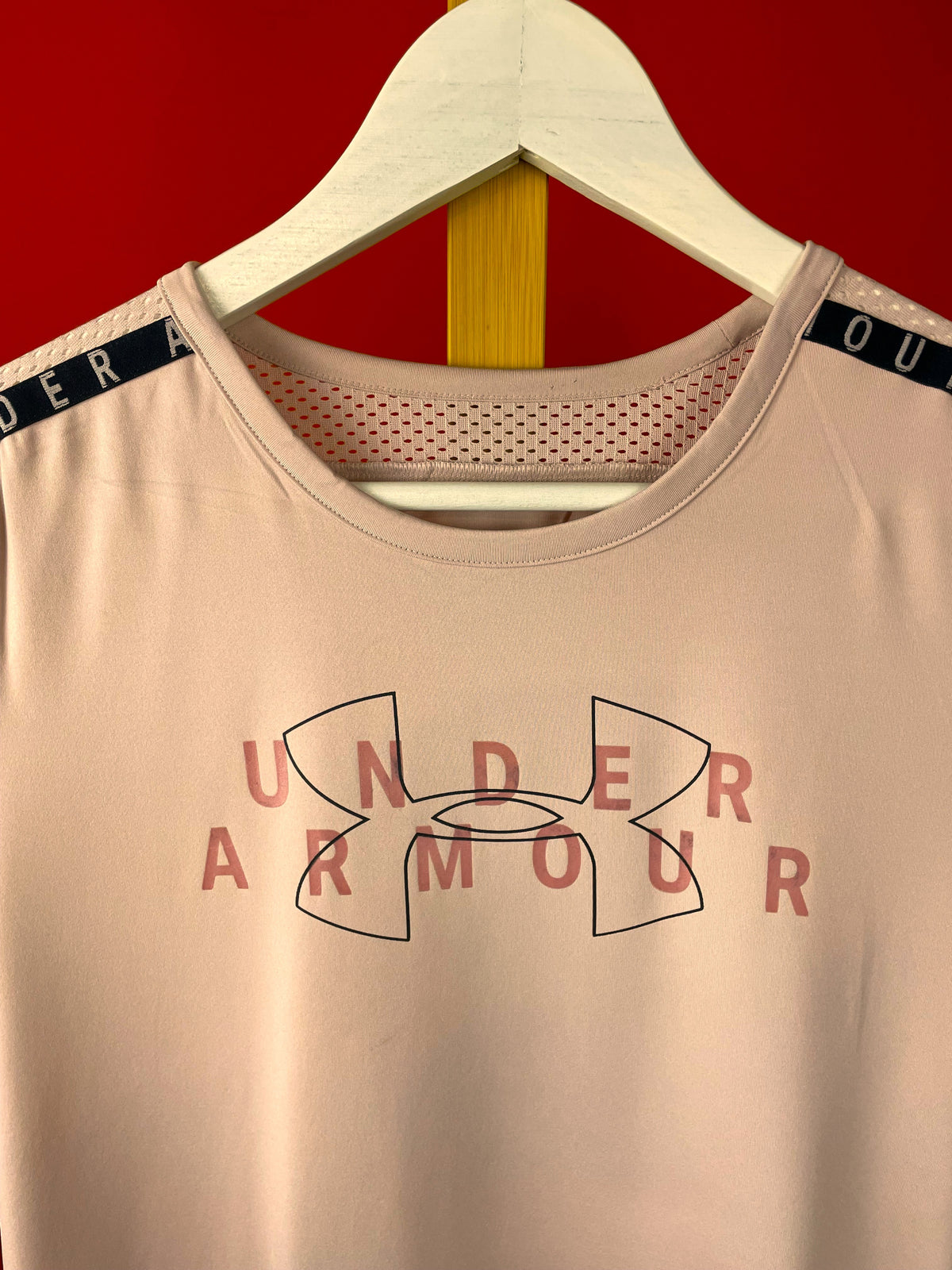 Γυναικεία Αθλητική Μπλούζα UNDER ARMOUR σε Dirty Ροζ (Medium)