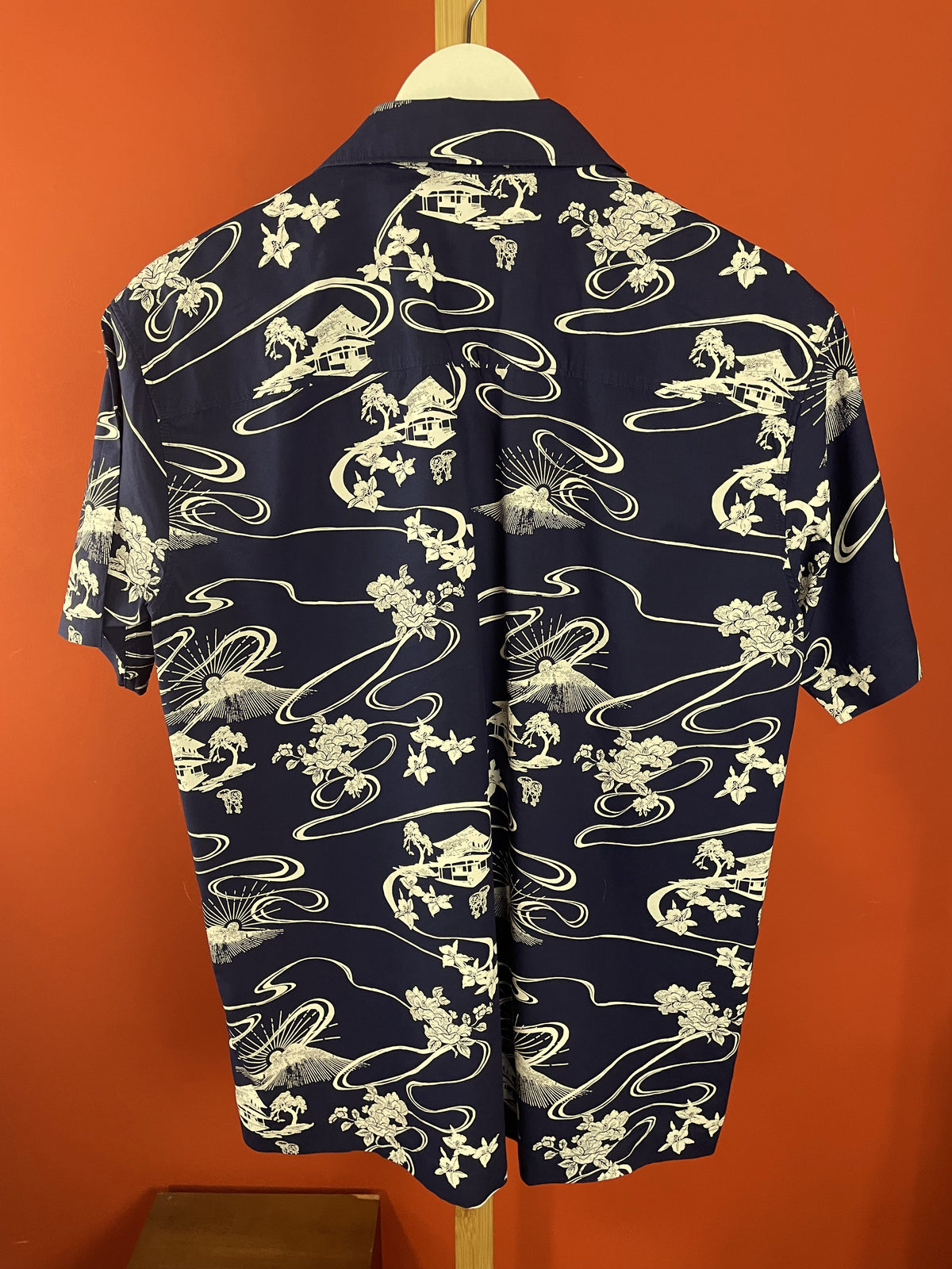Hawaiian Style Πουκάμισο SUPERDRY σε Σκούρο Μπλε χρώμα (ΑΝΔΡΙΚΟ: S - ΓΥΝΑΙΚΕΙΟ: M)