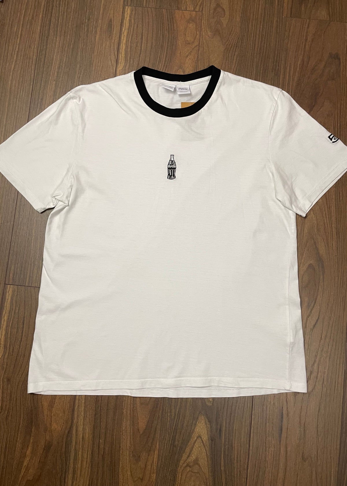 Ανδρική Κοντομάνικη Μπλούζα - T-Shirt Coca Cola σε Λευκό χρώμα (L/XL)