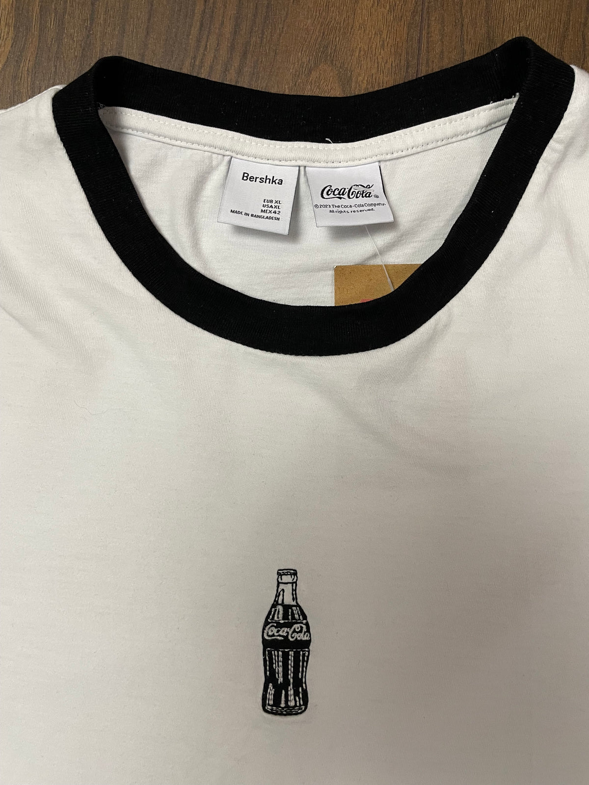 Ανδρική Κοντομάνικη Μπλούζα - T-Shirt Coca Cola σε Λευκό χρώμα (L/XL)