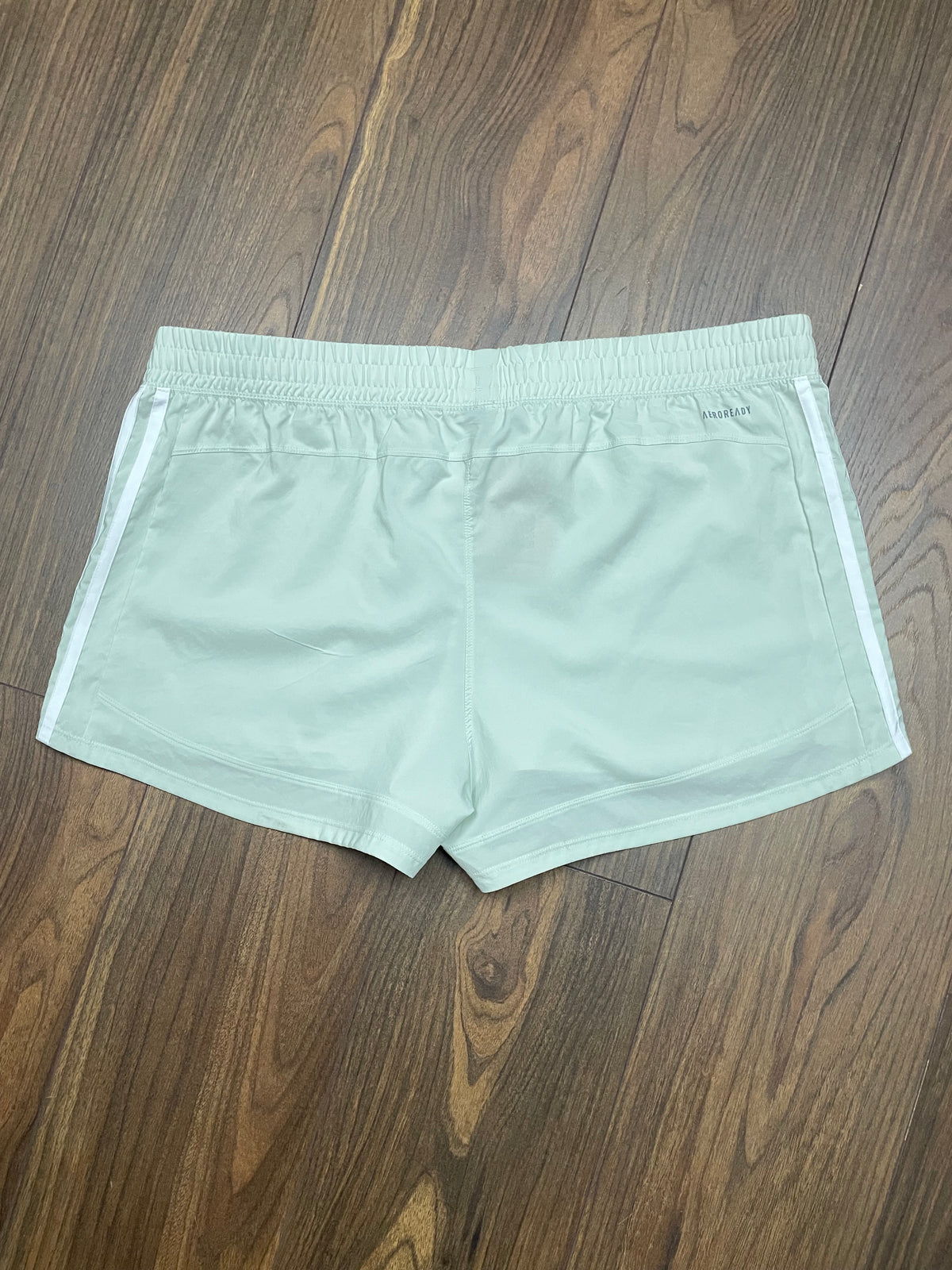 Stock, Γυναικείο, Αθλητικό Σορτς ADIDAS στο Χρώμα της Μέντας (XL)