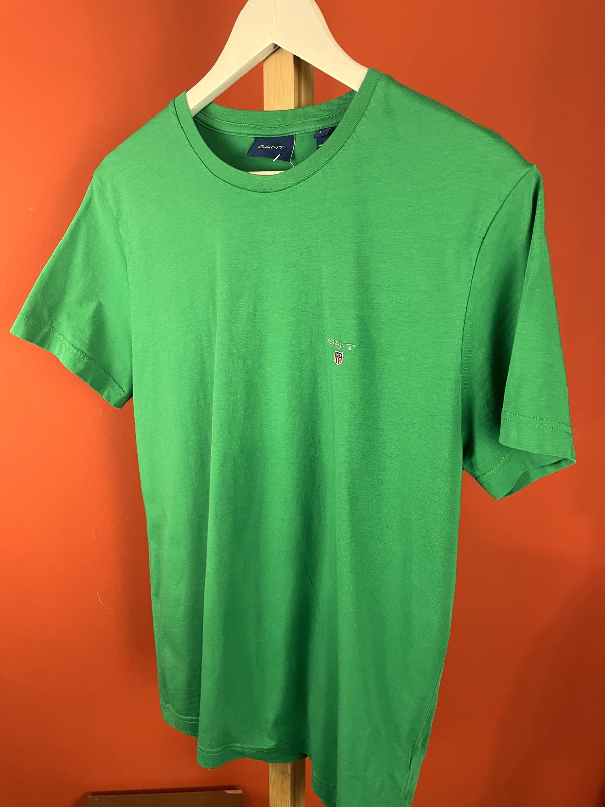 Κοντομάνικη Ανδρική Μπλούζα - T-Shirt GANT σε Ζωντανό Πράσινο χρώμα (Large)
