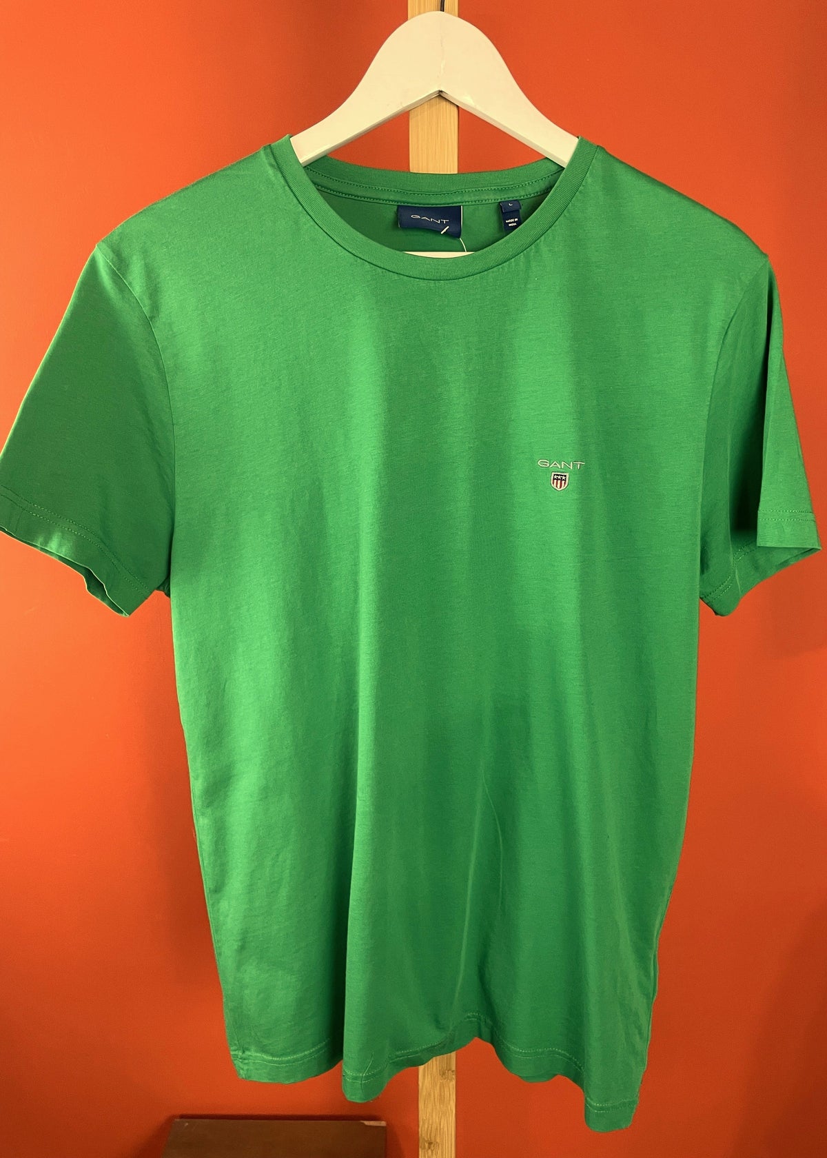 Κοντομάνικη Γυναικεία Μπλούζα - T-Shirt GANT σε Ζωντανό Πράσινο χρώμα (Large)