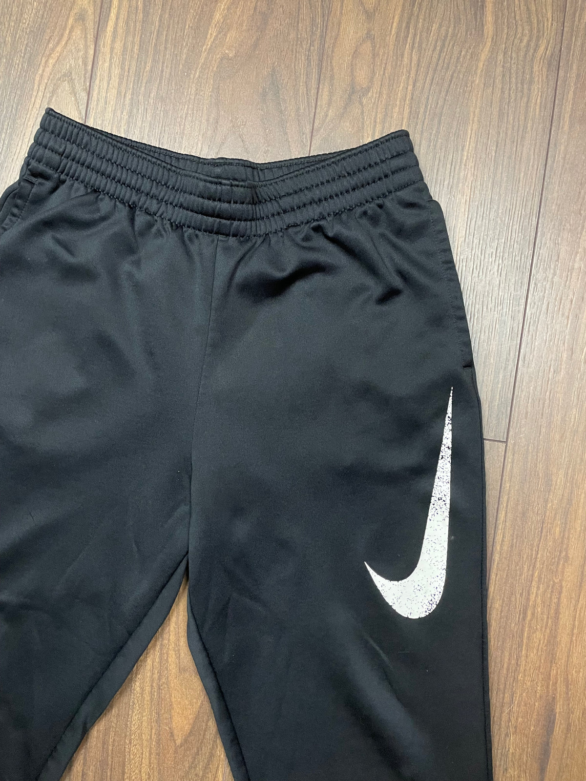 Γυναικεία Αθλητική Φόρμα NIKE σε Μαύρο χρώμα (Small)