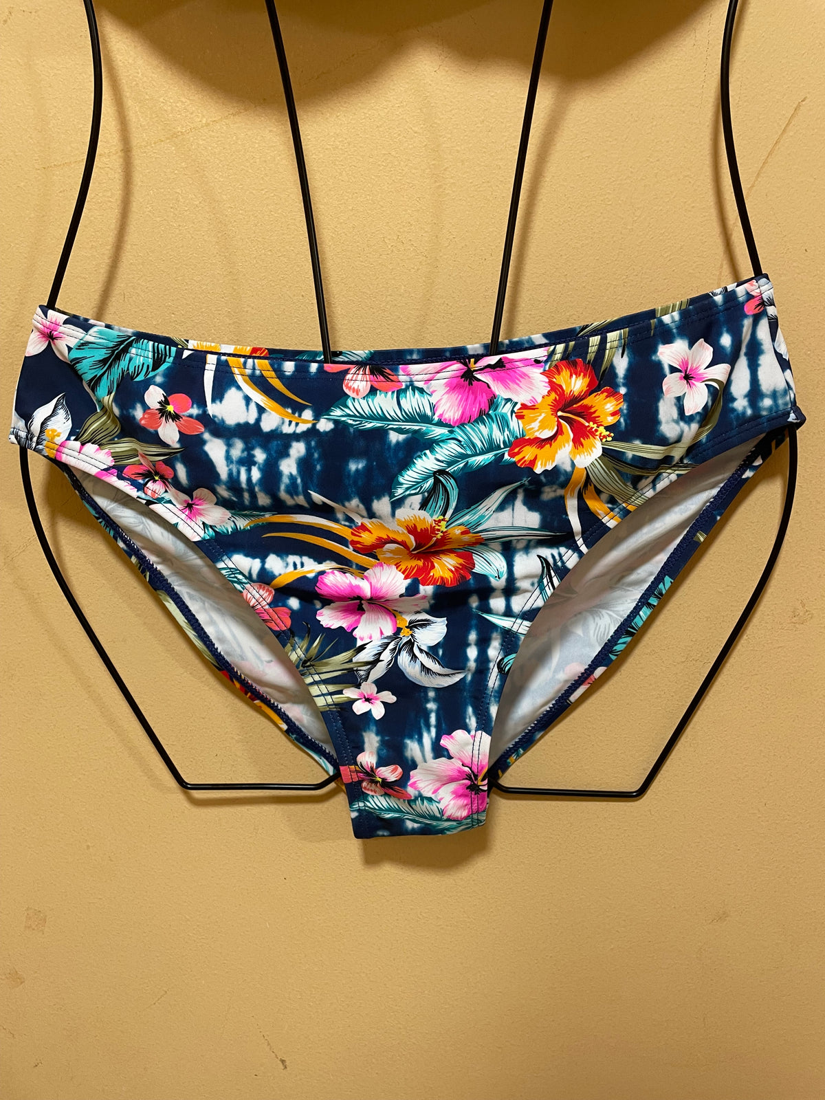 Stock, Φλοράλ Μπικίνι NATURANA σε χρώμα (Cup B-38 (EUR))