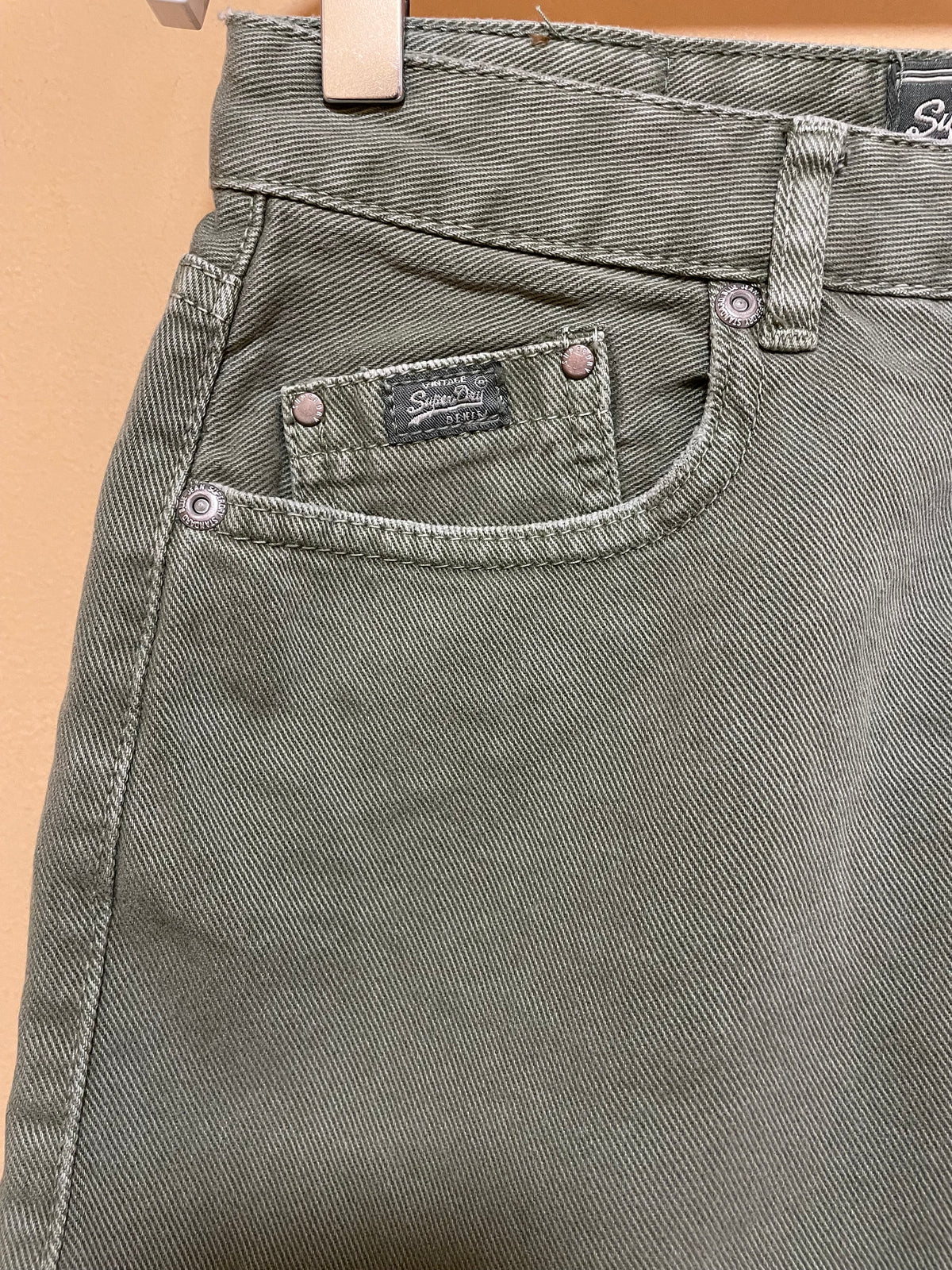 Stock, Γυναικείο Τζιν Σορτς SUPERDRY σε Χακί / Λαδί χρώμα (No W26 - XS)