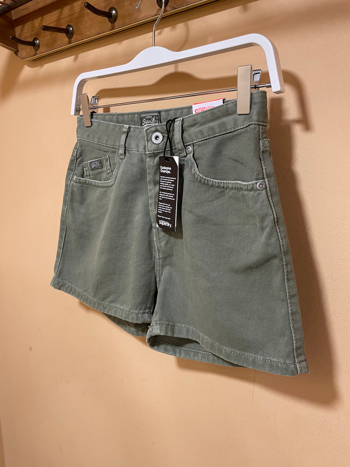 Stock, Γυναικείο Τζιν Σορτς SUPERDRY σε Χακί / Λαδί χρώμα (No W26 - XS)