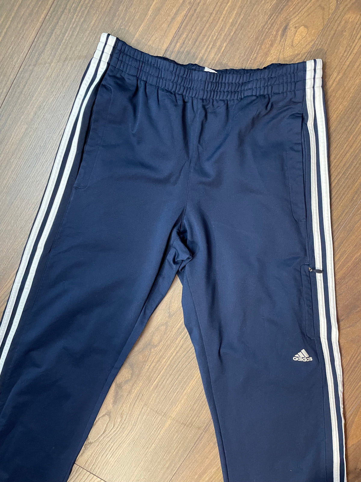 Γυναικεία Αθλητική Φόρμα ADIDAS σε Σκούρο Μπλε χρώμα (Medium)
