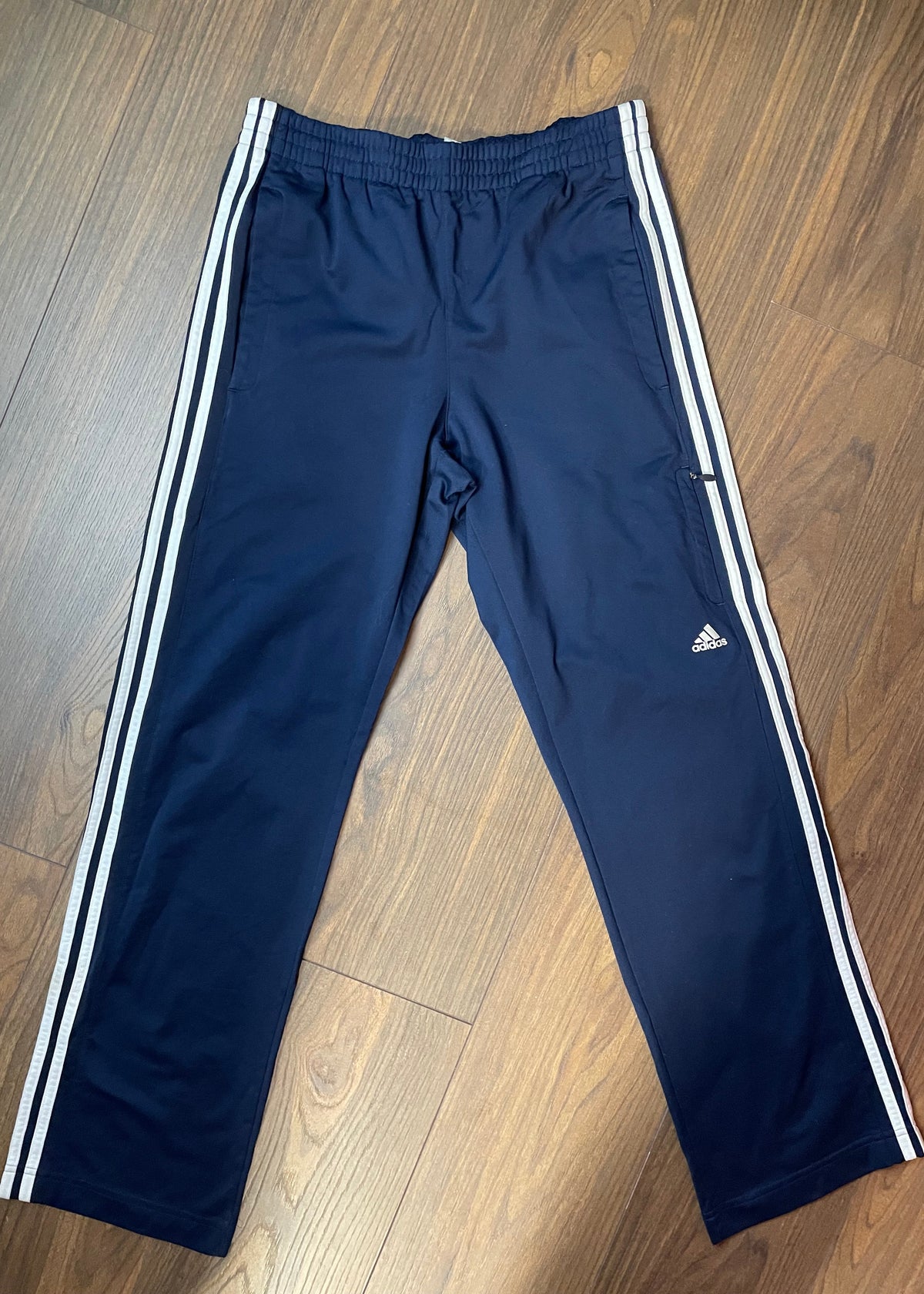 Γυναικεία Αθλητική Φόρμα ADIDAS σε Σκούρο Μπλε χρώμα (Medium)